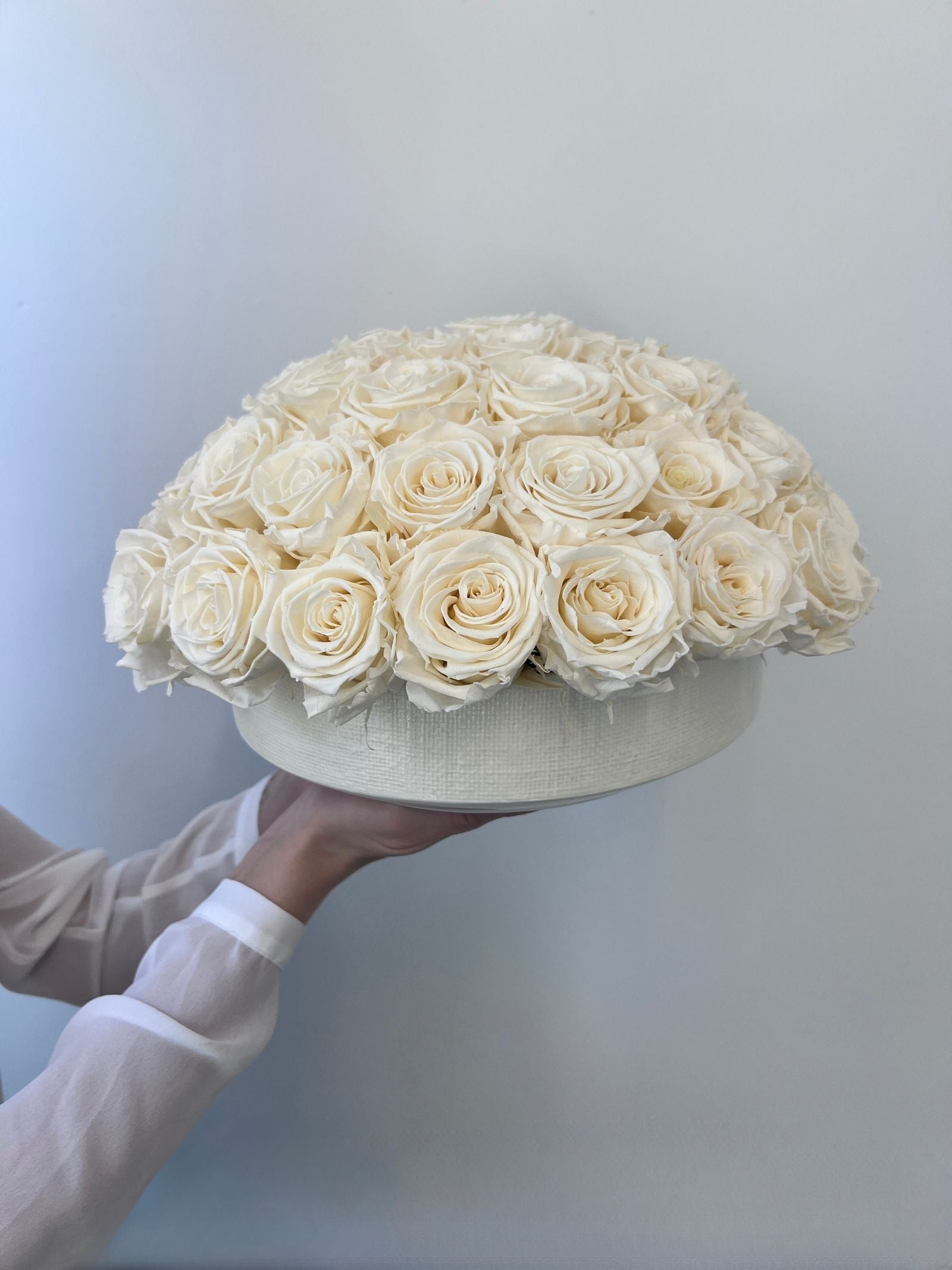 Amélie – Cream White Preserved Rose Arrangement in White Ceramic Bowl – Luxe (Exclusive Piece)
