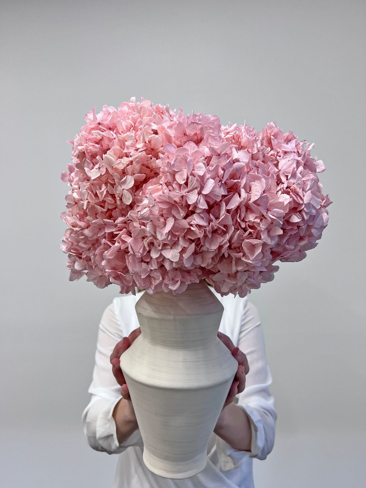 Aurelle – Cadillac Pink Preserved Hydrangea Arrangement in Sculptural White Jagged Vase – Luxe