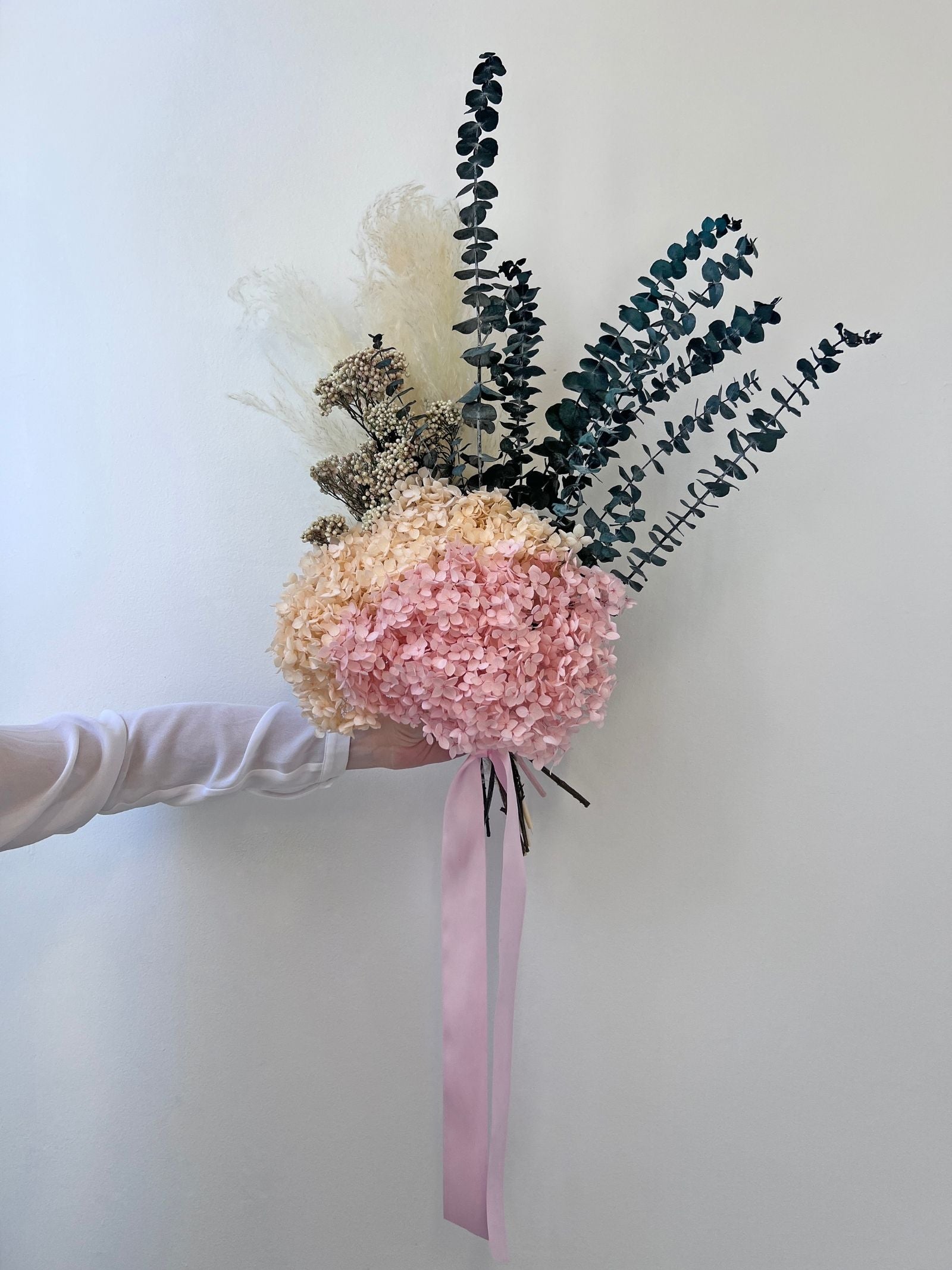 Noelle – Blush & Cream Preserved Flower Bouquet – Classic