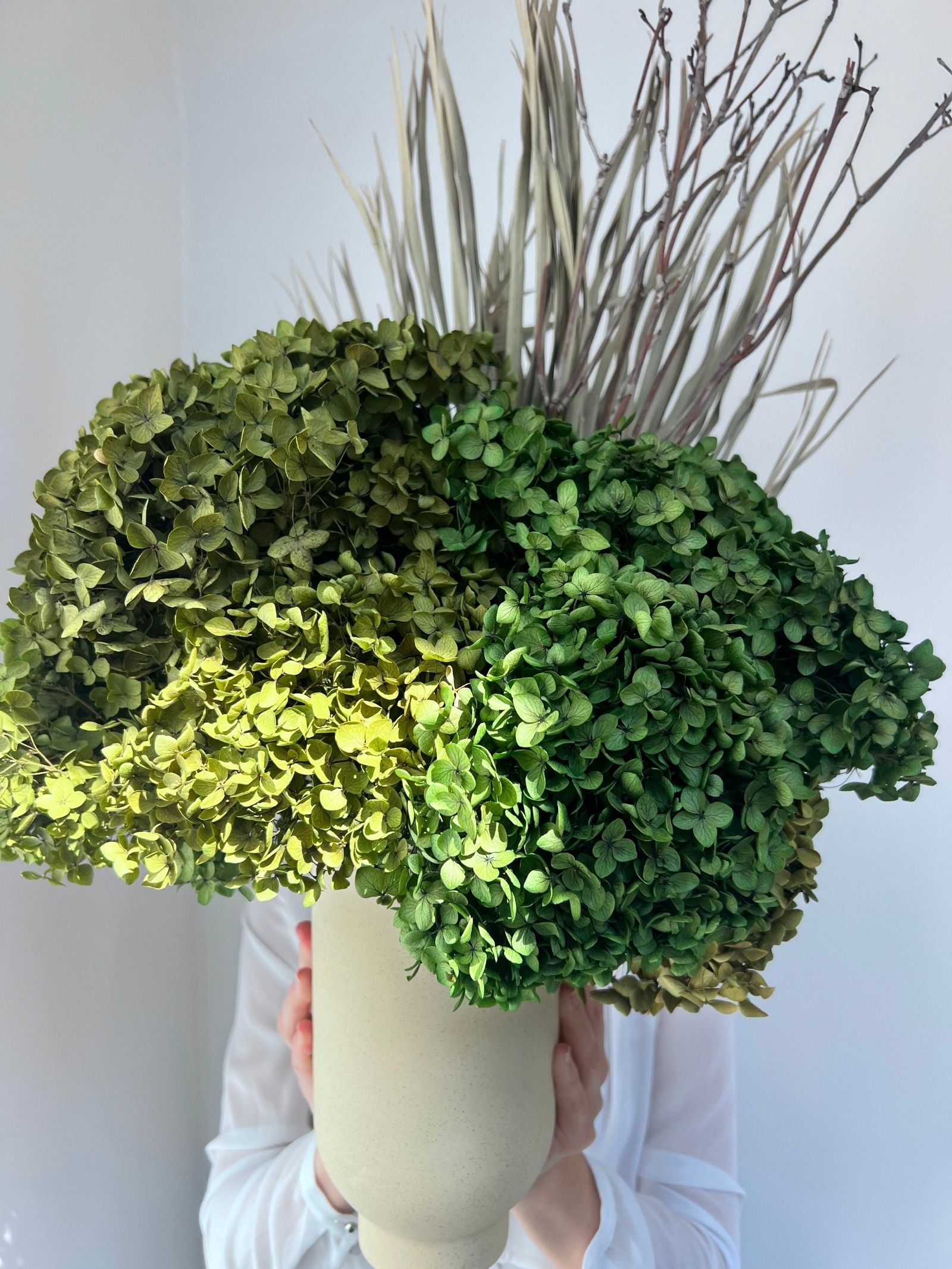 Eden – Green Preserved Hydrangea & Pampas Arrangement in Audo Copenhagen Cyclades Vase – Luxe