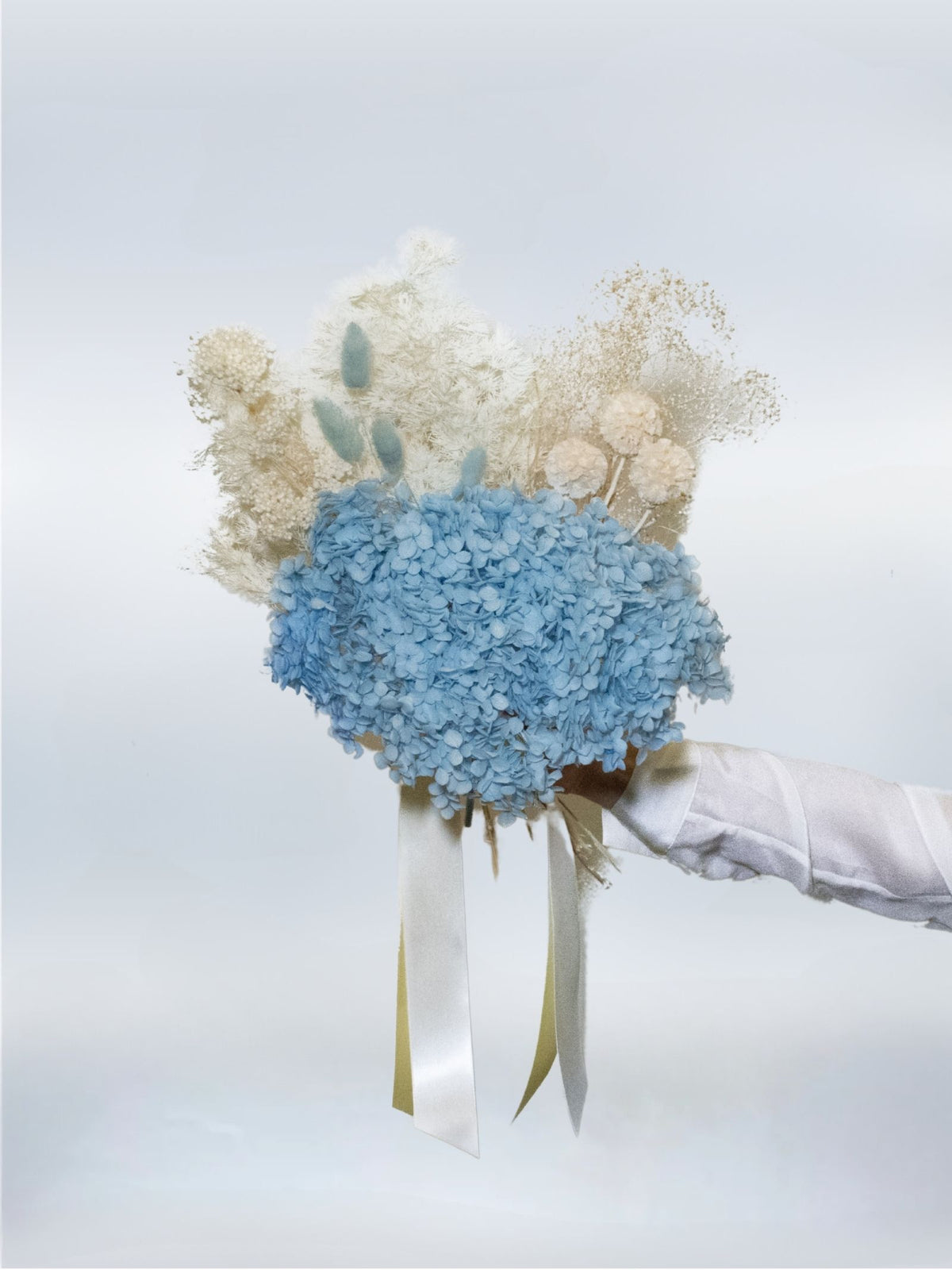 Skye – Ruddy Blue Preserved and Dried Flower Bouquet – Classic