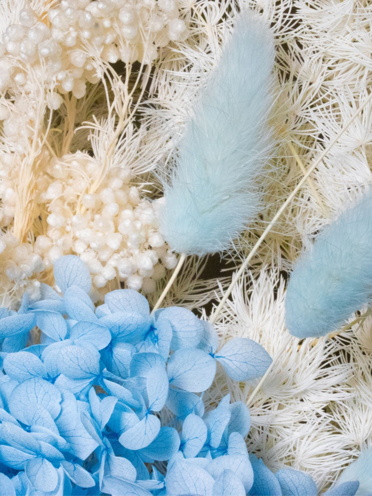 Skye – Ruddy Blue Preserved and Dried Flower Bouquet – Classic