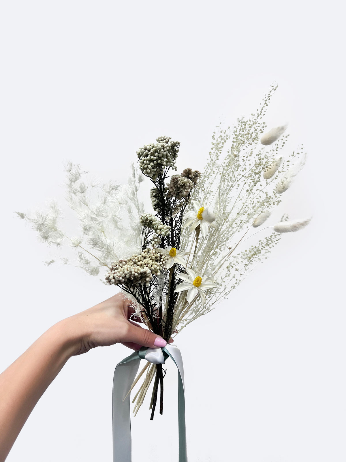 Pearl – Petite White Dried and Preserved Flower Bouquet – Classic
