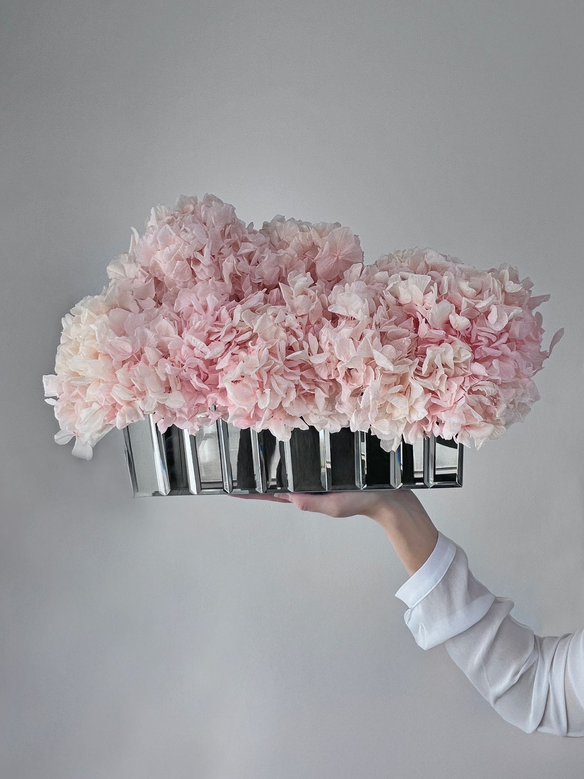 The Mirror Hydrangea – Large – Peachy Cashmere Preserved Hydrangea in Mirrored Vase – Luxe
